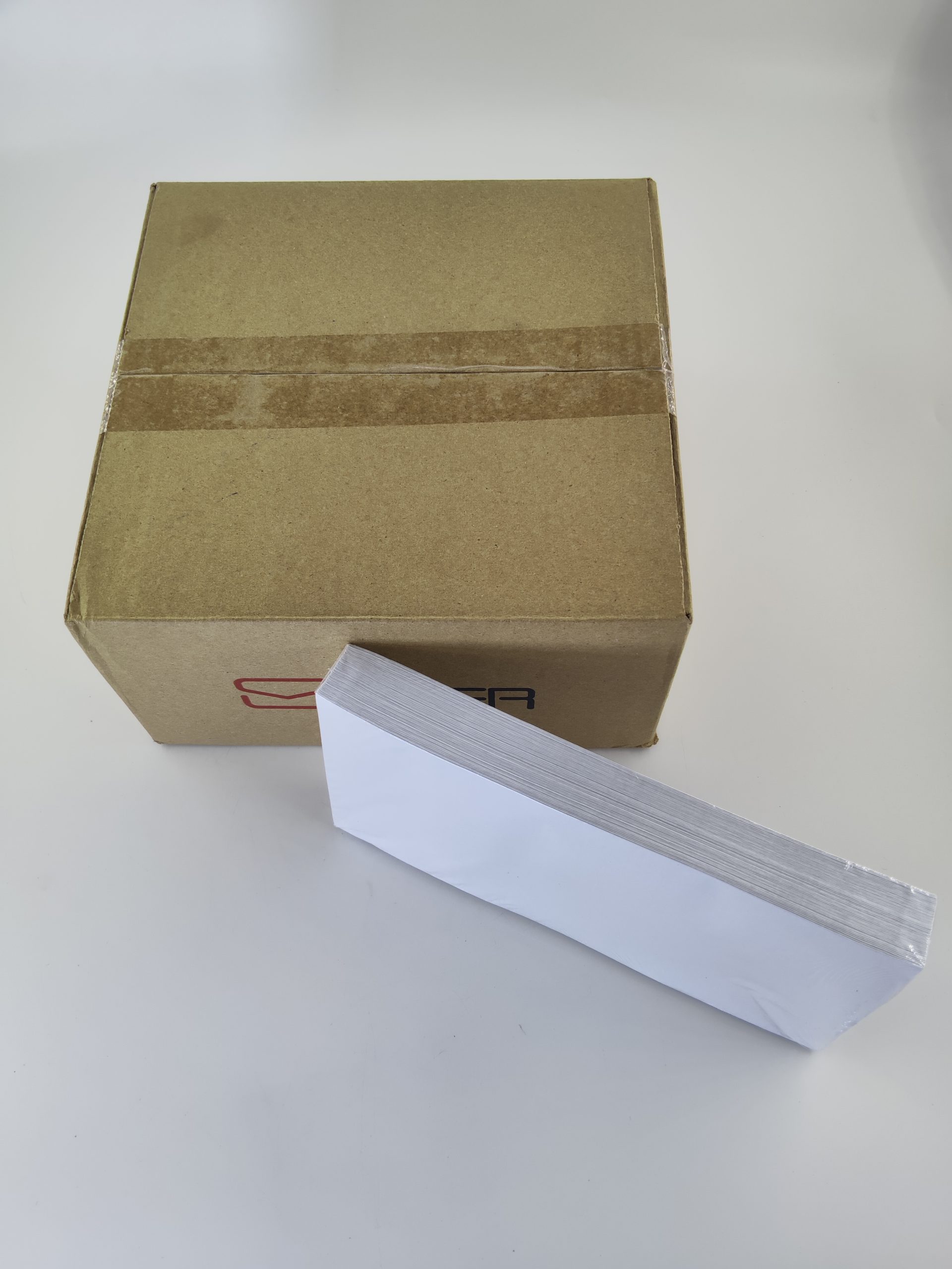 Enveloppe Blanche 110x220mm SUPER 80gsm auto collant 50 pièces – Image 2